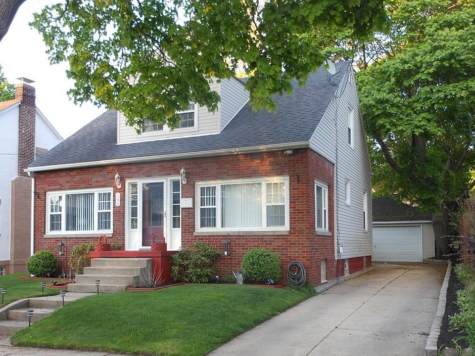 1st image of 585 Lindell St