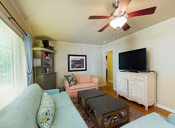4th image of 4902 Shady Glade Ct