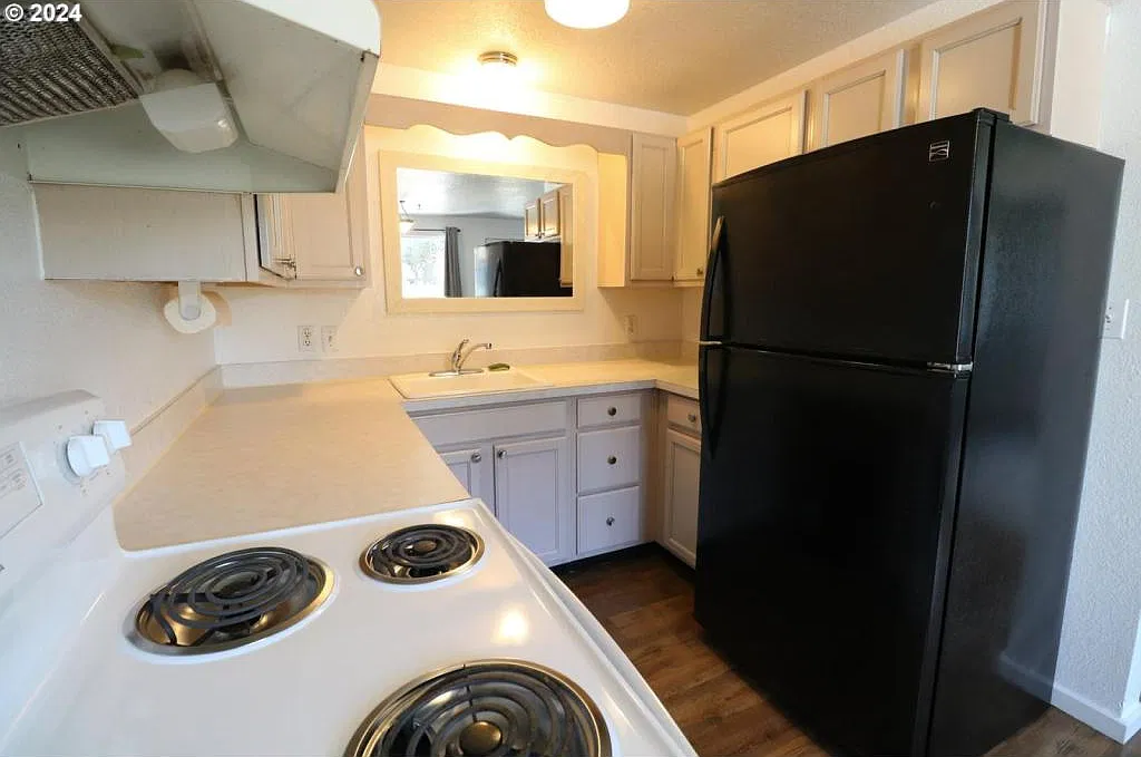 3631 Sheridan Ave — Photo 4