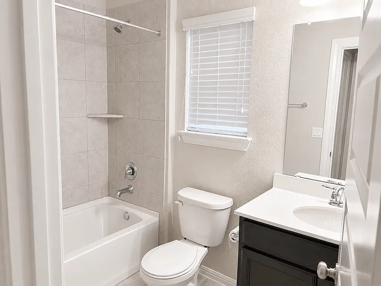 9601 Gynerium Dr — Photo 12