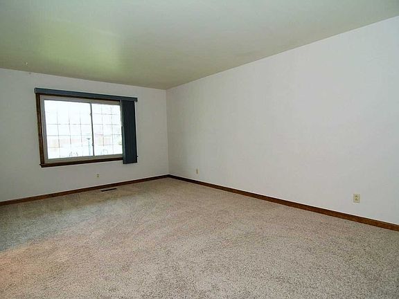 4th image of 4399 W Larch Pl