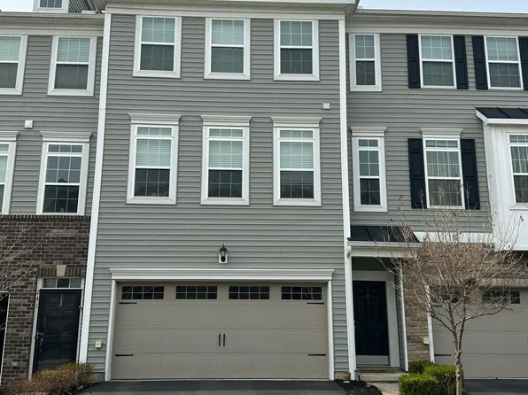 243 Eagle Dr, Cranberry Township, PA 16066