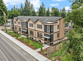 7528 215th St SW #104, Edmonds, WA 98026