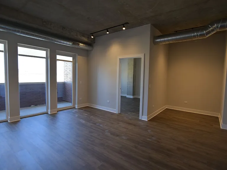The Eagle Building - 3833 N Broadway — Photo 174