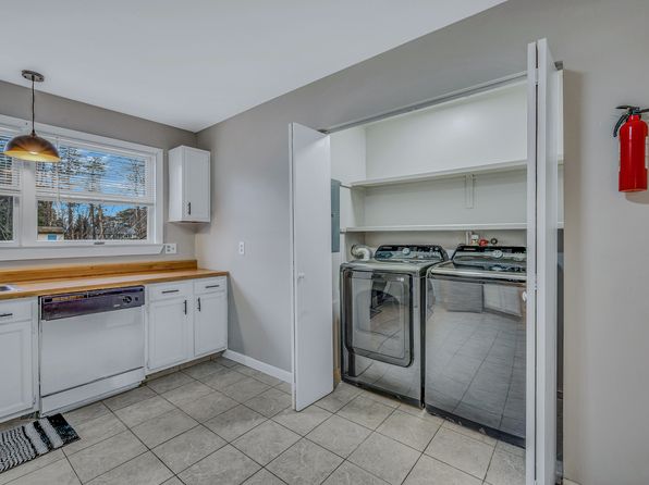 9 Samantha Ln APT B
