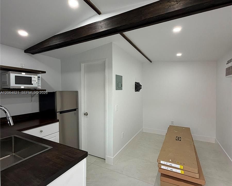2nd image of 1400 SW 29th Ave #1