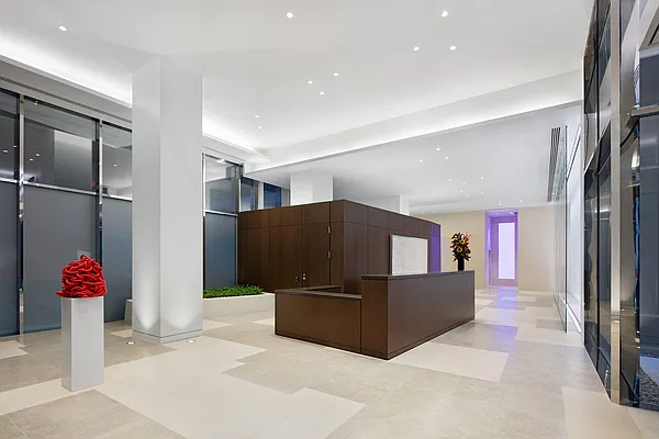 Rented by iAdvise Real Estate LLC | media 36