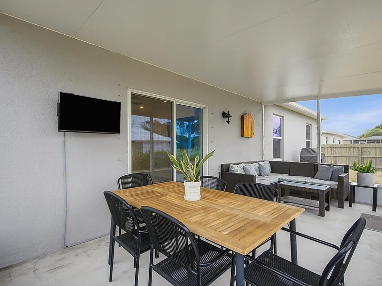 2220 SE Lucaya St — Photo 23