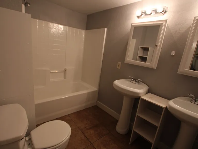 522 W Dobbs St — Photo 10