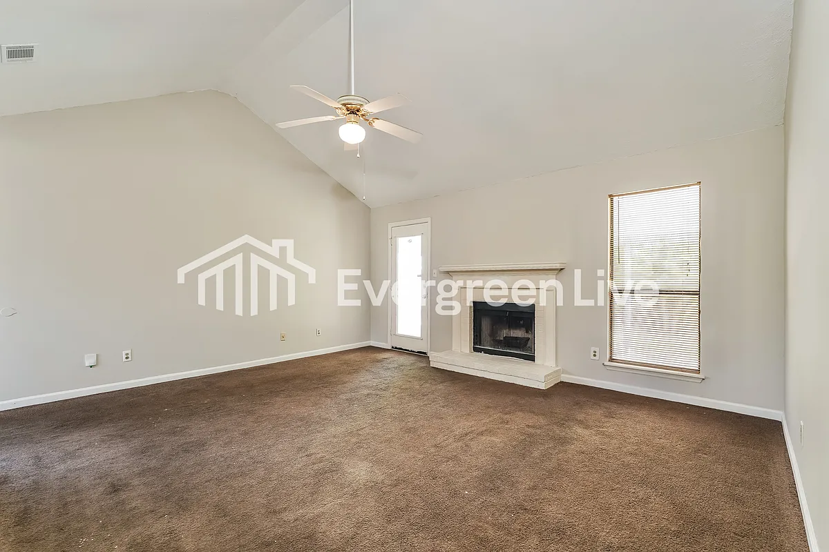 Building Photo - 3465 Linderwood Dr