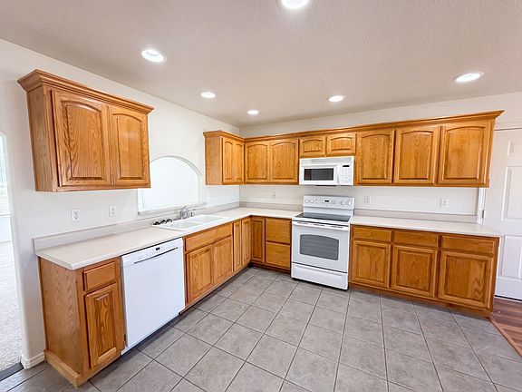 5th image of 4 Antique Ln SE