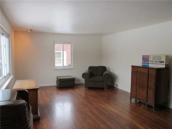 5th image of 112 Marshall Dr