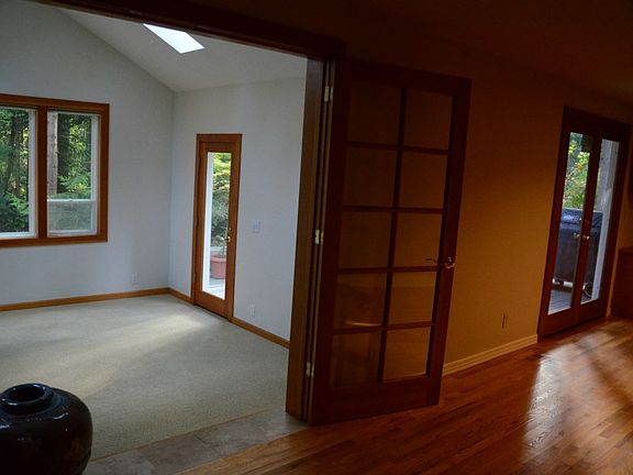 4th image of 2206 35th Ave SE