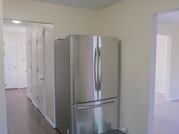 3rd image of 85 Franklin Parke Ct