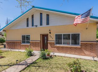 907 6th St, Tularosa, NM 88352