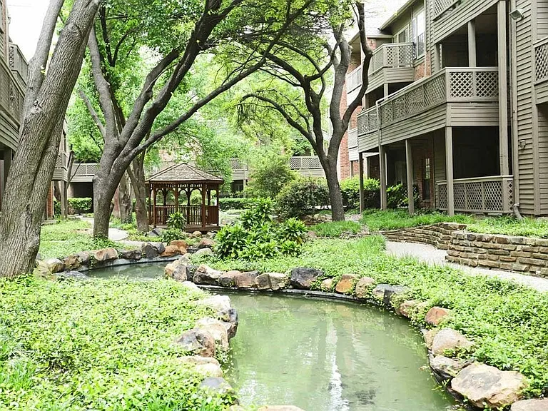 Parkford Oaks — Photo 1