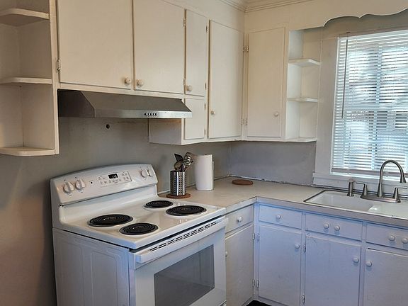 2nd image of 2958 W Main St