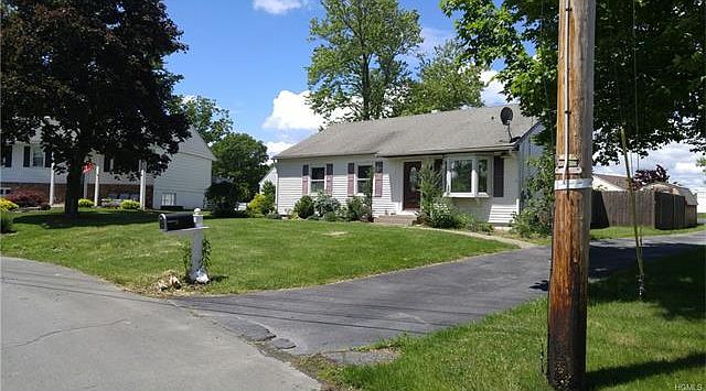 1st image of 11 Vincent Dr