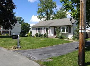 11 Vincent Dr, Middletown, NY 10940