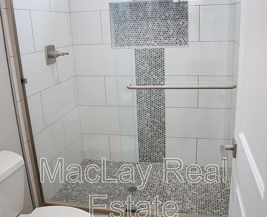 3rd image of 6810 E Kings Ave