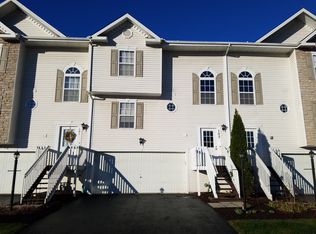 103 Manor View Dr, Manor, PA 15665