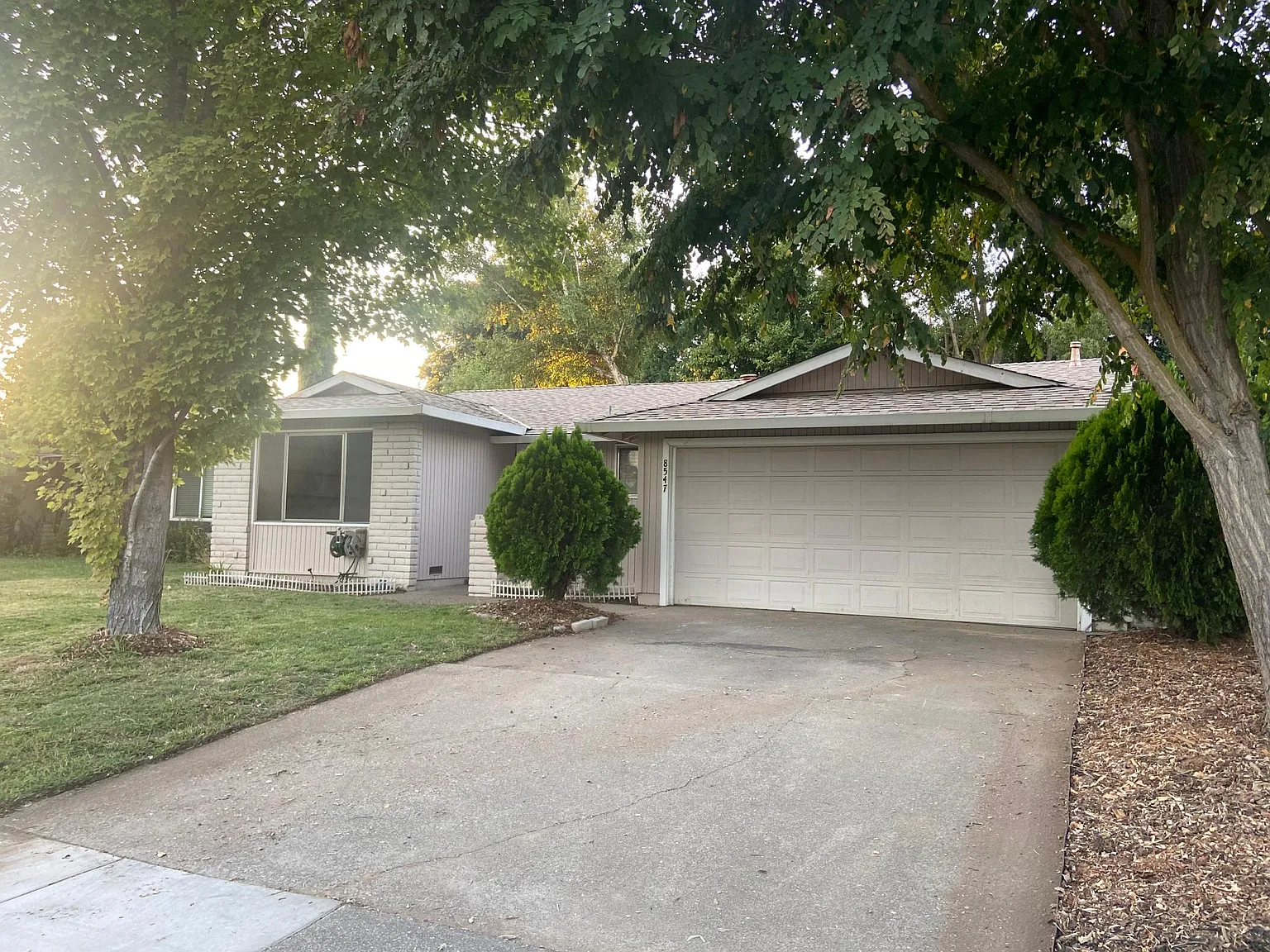 8547 La Riviera Drive — Photo 1