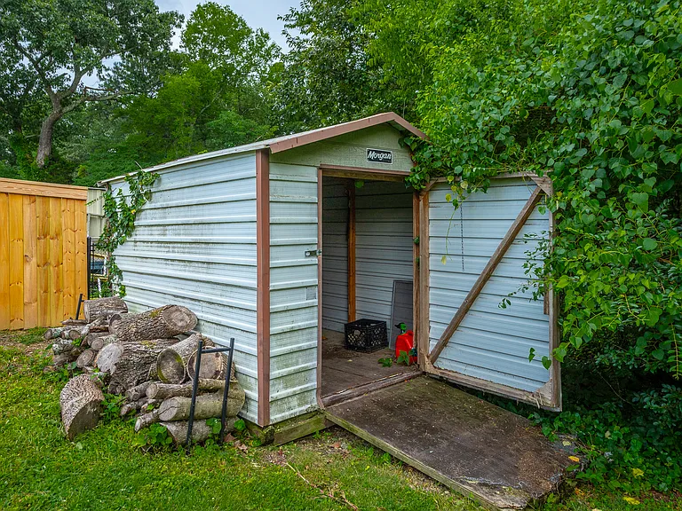 732 Munro Rd — Photo 4