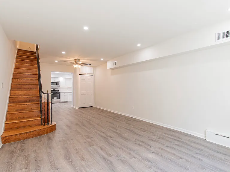 741 S Darien St — Photo 4
