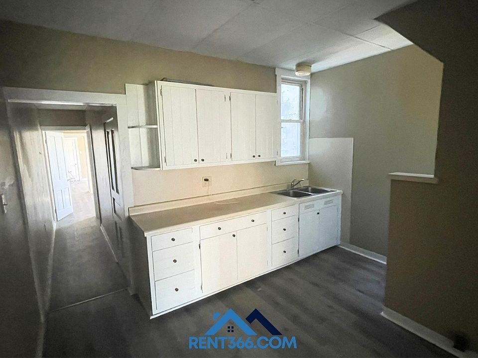1st image of 929 N Centre St #2