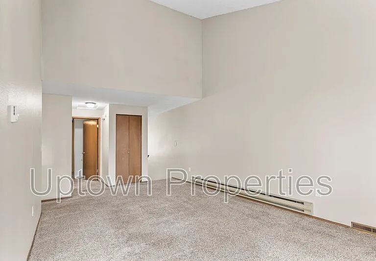 248 Cervantes — Photo 3