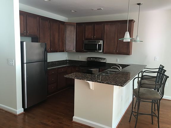 5th image of 670 Town Center Dr Unit 122