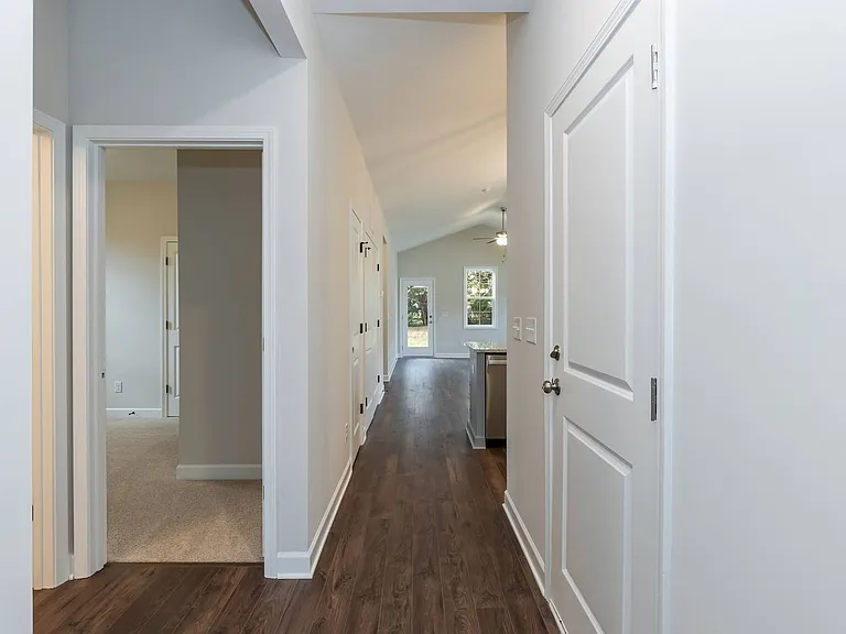220 E Granville St — Photo 8