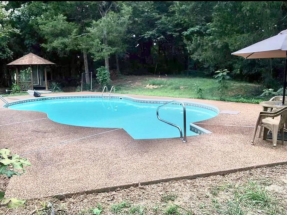 2nd image of 5604 Crumpler Rd