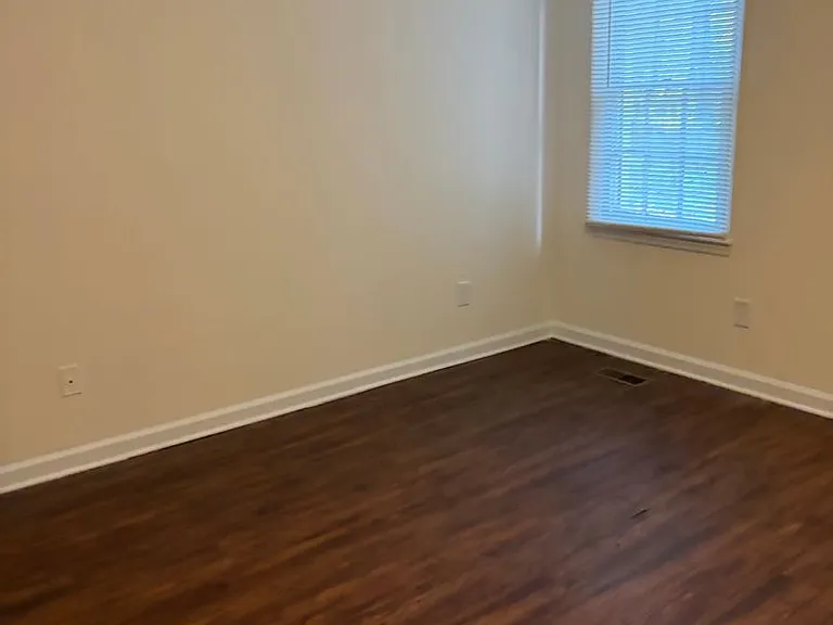 2401 — Photo 21