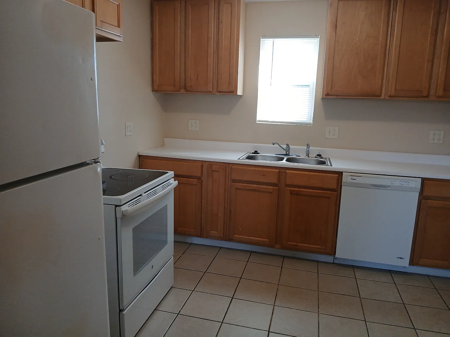 319 E. Mill St - 1 — Photo 3