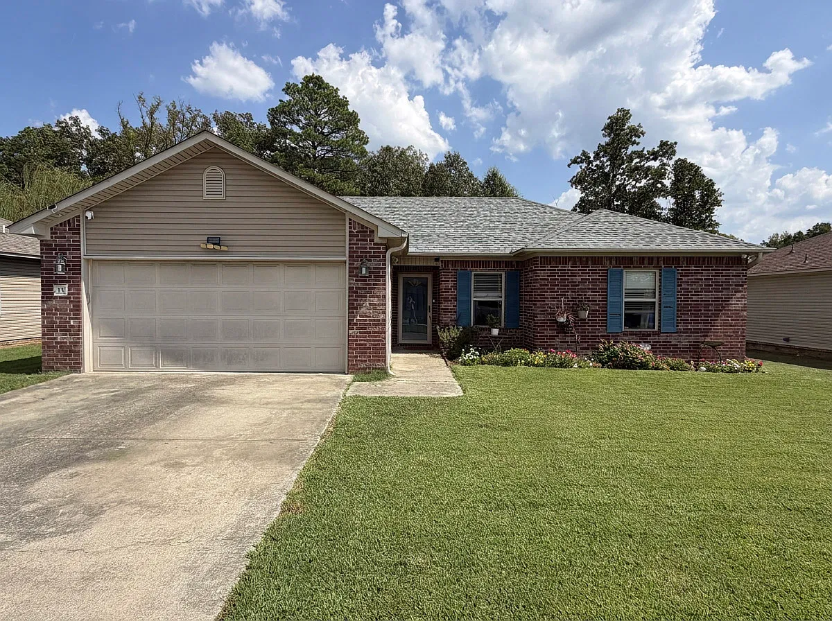 3 bed, 1320 sqft, $1,475 — Photo 1