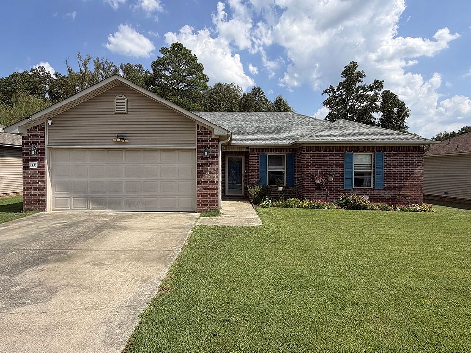 1st image of 15 Castleton Dr