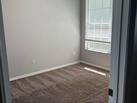 5th image of 12433 Chase Grove Dr