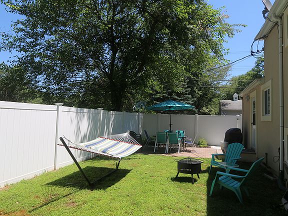 3rd image of 3739 Briarhill St