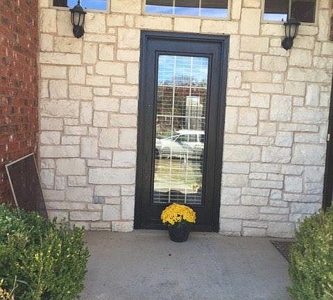 3rd image of 7914 Vail Dr