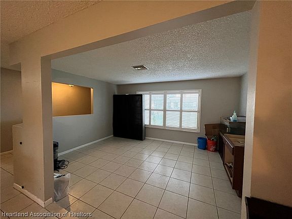 3rd image of 1927 Jackson Heights Dr