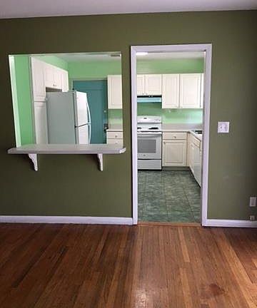 2nd image of 3801 Forest Glen Dr