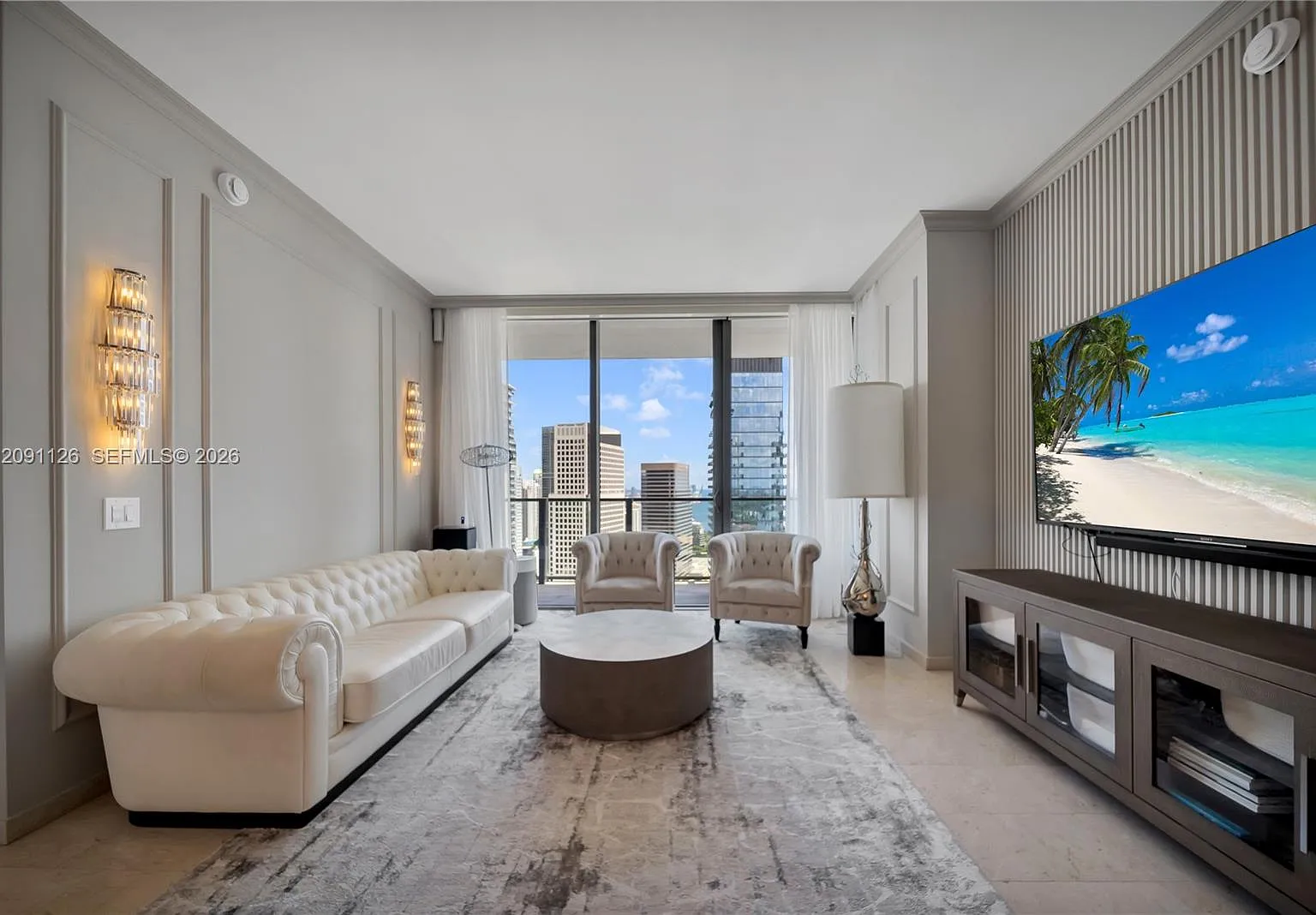Rise Condo — Photo 1