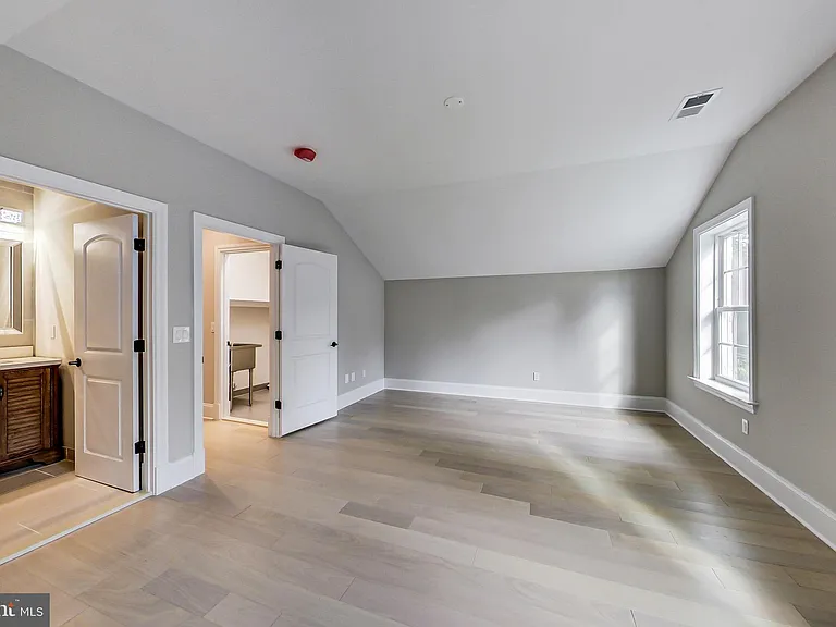 3104 Sleepy Hollow Rd — Photo 27