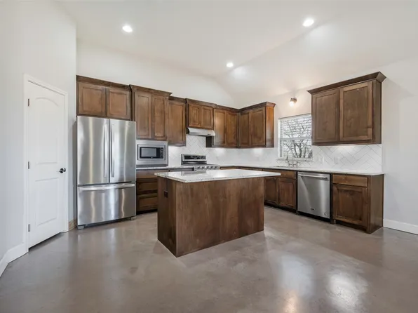 1021 N Maple St, Muenster, TX 76252