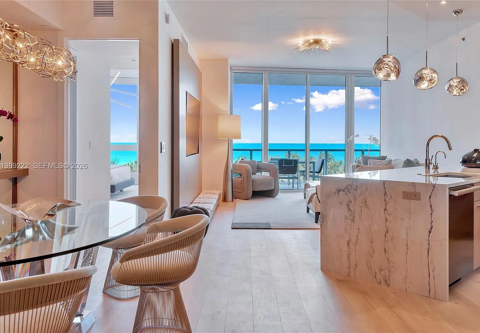 Continuum On South Beach — Photo 1