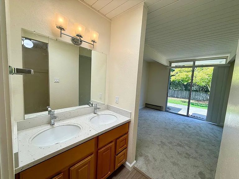 336 Mount Shasta Dr — Photo 16