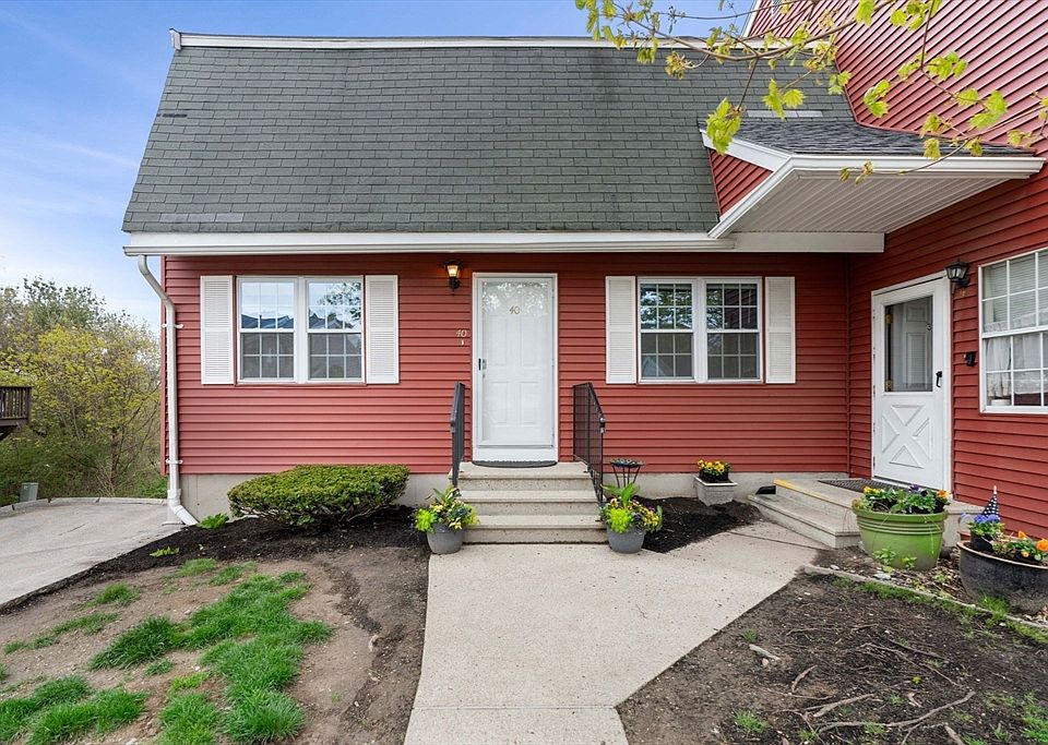 1st image of 40 Pamela Ln #40