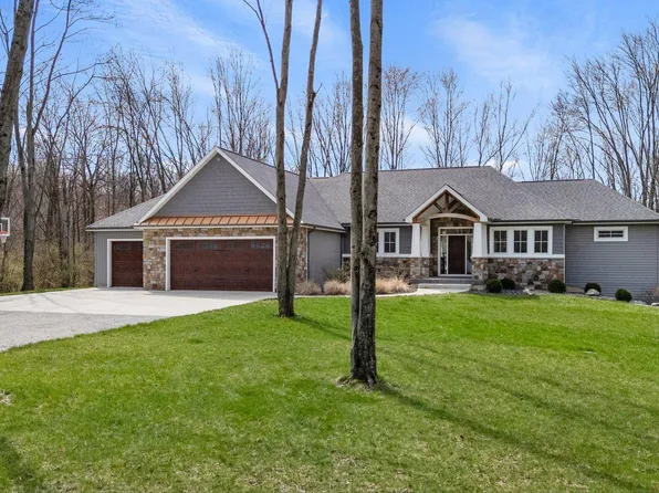 1406 Simon Rd, Huntertown, IN 46748