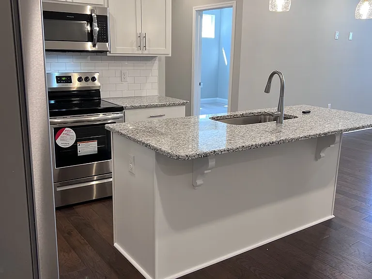 1000 Vintage Green Ln #204 — Photo 3